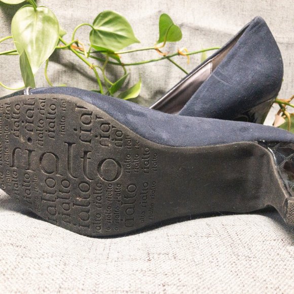 Exotic Rialto Soft Heels with Snake Skin Toes and Heel - Picture 3 of 4